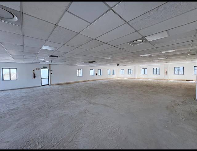 750M² OFFICE TO LET IN FOURWAYS